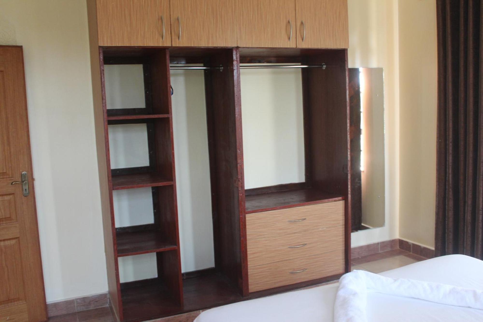 Eshborns House - Near Jomo Kenyatta International Airport And Sgr With Shuttle Services Syokimau Экстерьер фото
